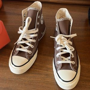 Brown Chucks 70 High Tops sz 4